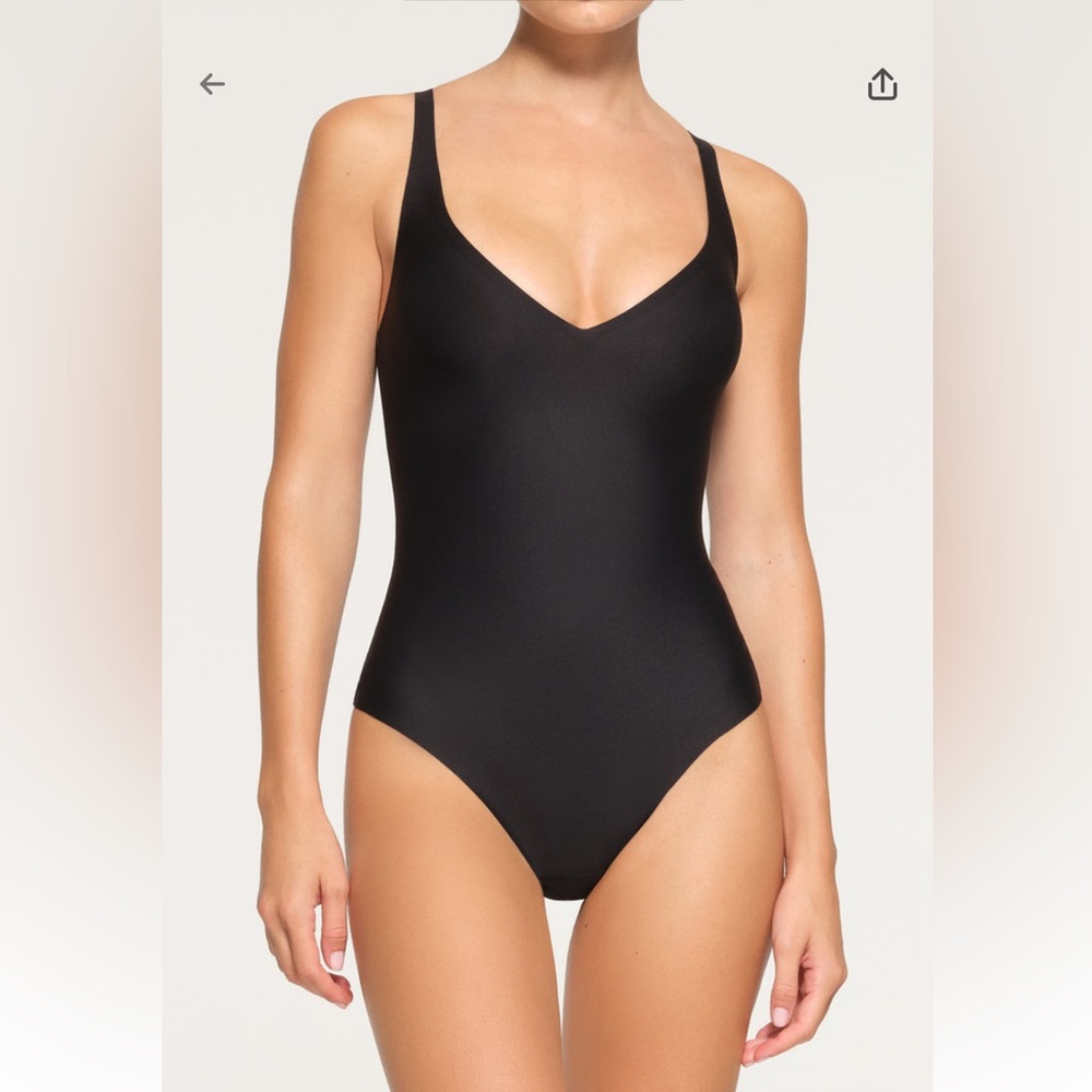 SKIMS NWT Body Unlined Plunge Bodysuit - Onyx